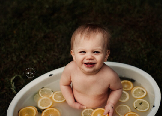 Metro Detroit Michigan photographer Melissa Anne Photography milestone photo session outdoor washtub