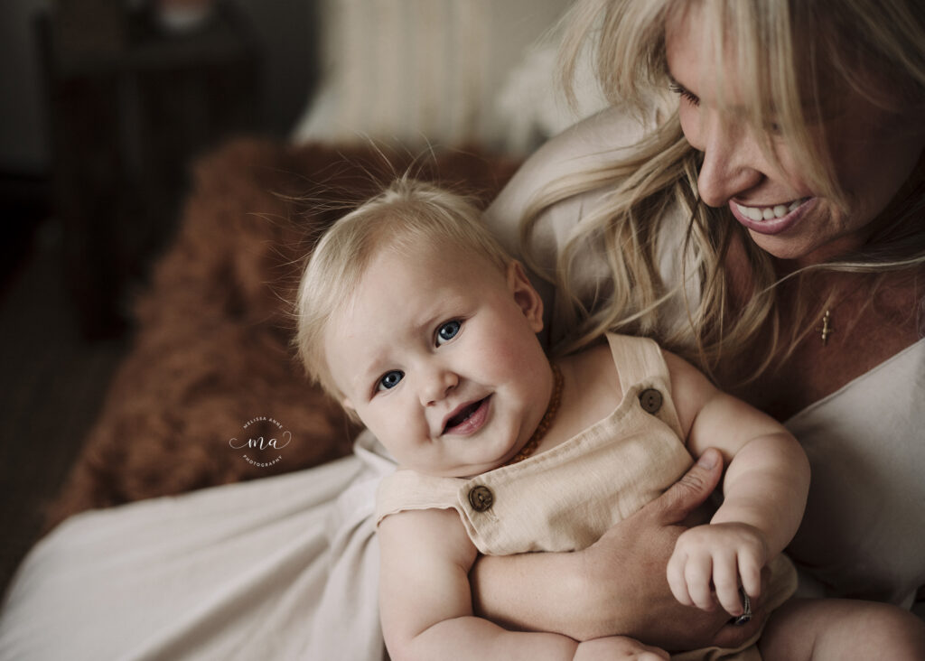 Troy Michigan photographer Melissa Anne Photography mommy and me boho session motherhood