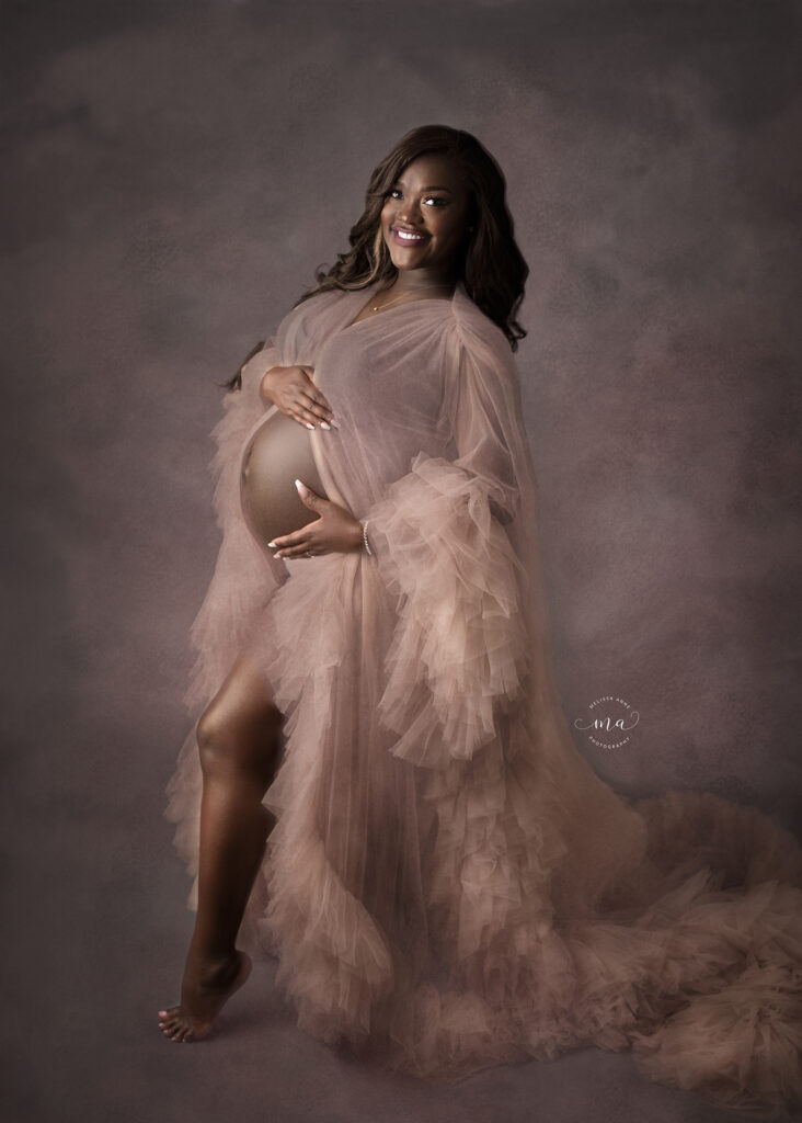 troy michigan maternity newborn photographer melissa anne photography tulle robe pregnancy photo