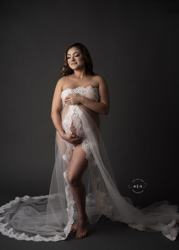 Michigan maternity photographer Melissa Anne Photography fine art maternity lace veil pregnancy photo