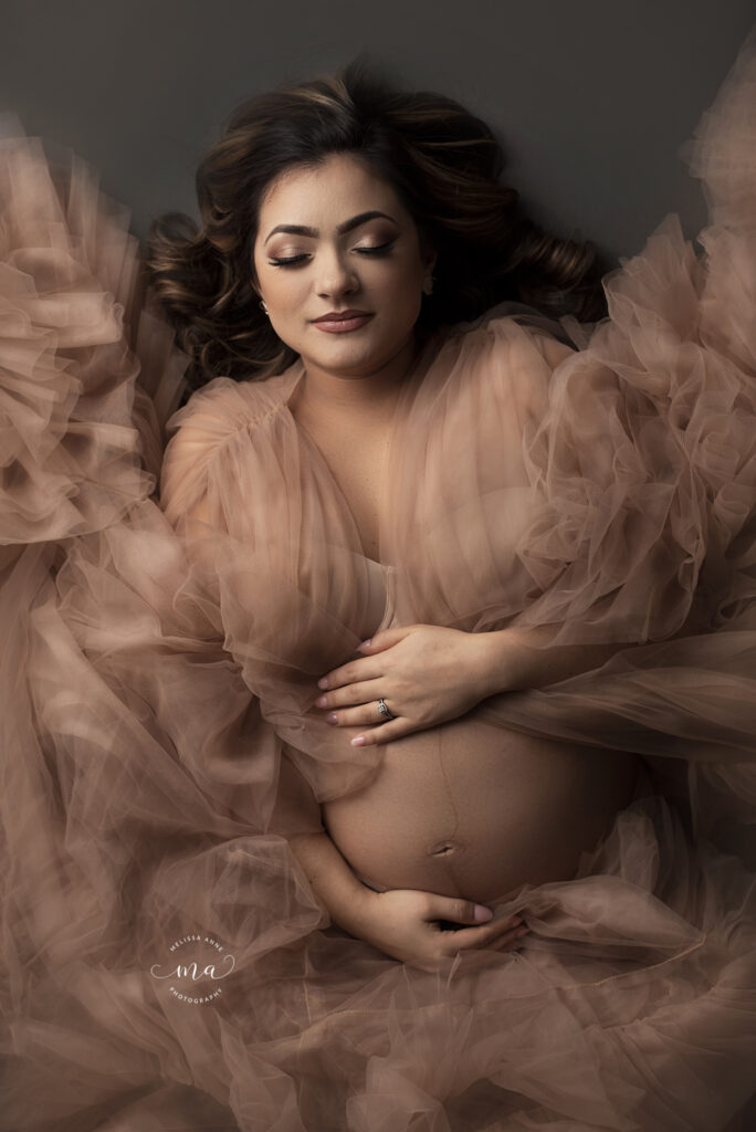 Michigan maternity photographer Melissa Anne Photography fine art maternity tulle gown
