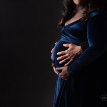 michigan maternity photographer melissa anne photography side lit fine art maternity