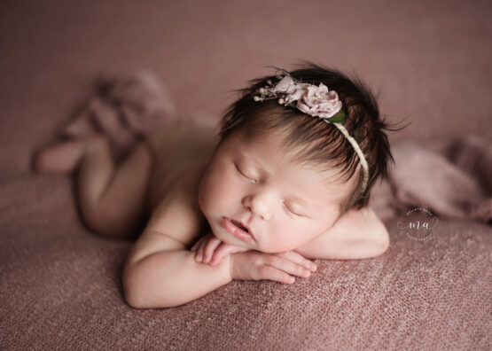 Michigan newborn photographer Melissa Anne Photography forward facing pose