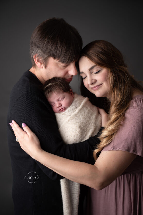 Michigan newborn photographer Melissa Anne Photography parents with newborn parent photos