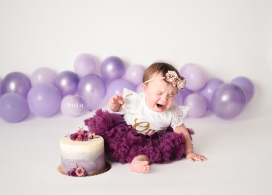 cake smash photographer Melissa Anne Photography crying