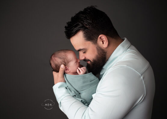 Michigan newborn photographer Melissa Anne Photography dad with baby