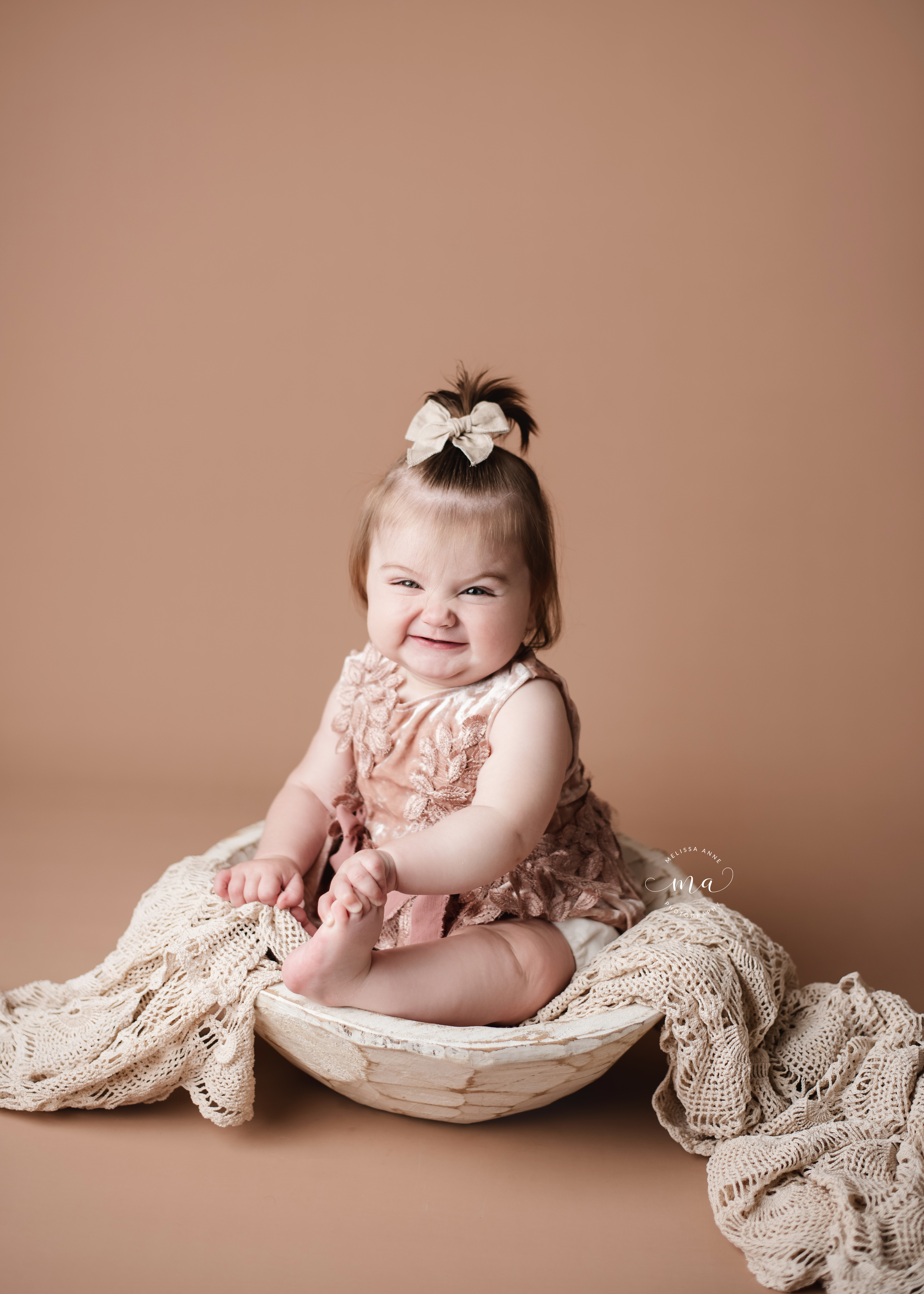 Troy Michigan photographer Melissa Anne photography sitter session with cute girl in studio milestone photo session