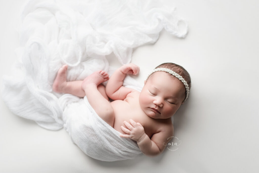 posed-newborn-photography-Troy-Michigan-Melissa-Anne-Photography