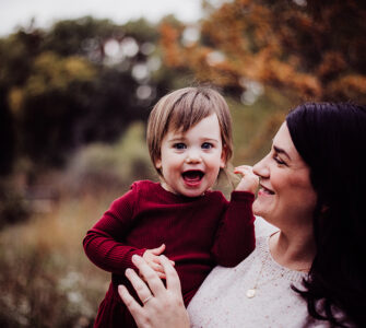 Metro-Detroit-family-photographer-Melissa-Anne-Photography-mother-and-baby-outdoor-fall-session