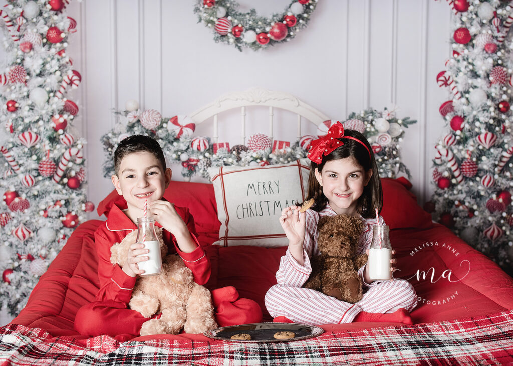 Michigan photographer Melissa Anne Photography Christmas mini session brother and sister in pajamas