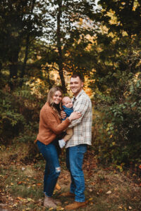 Troy Michigan family photographer Melissa Anne Photography family photos in park baby with parents