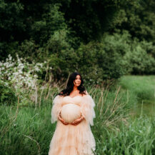 Troy Michigan maternity newborn photographer Melissa Anne Photography woodland maternity session in summer