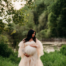 Troy Michigan maternity photographer Melissa Anne Photography outdoor summer maternity photos in park tulle gown