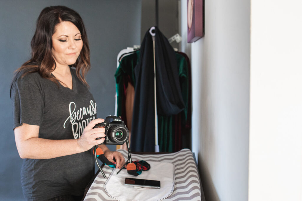 Metro Detroit Michigan photographer Melissa Anne Photography getting camera ready