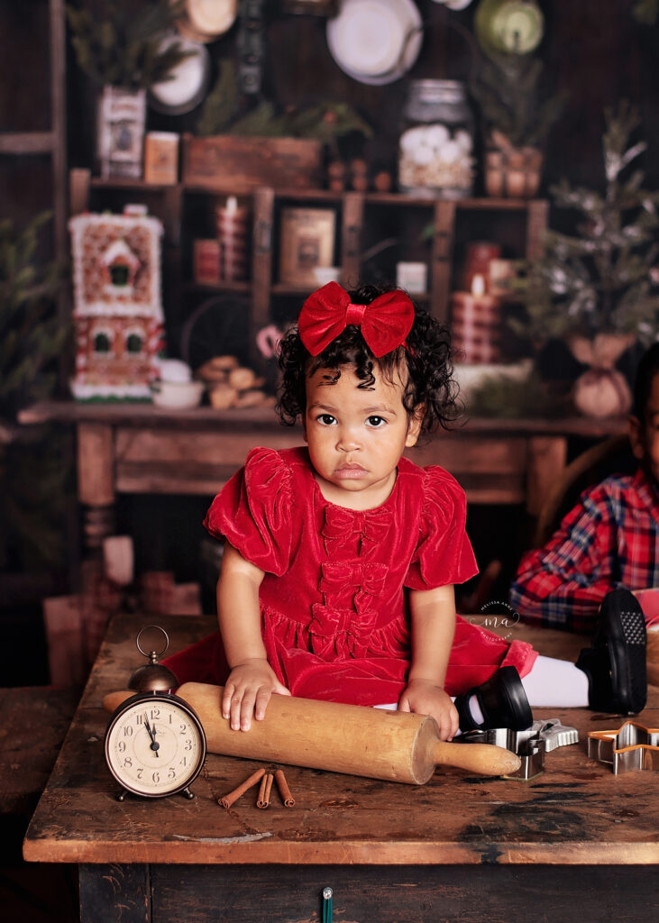 Troy Michigan Christmas mini sessions Melissa Anne Photography little girl baking cookies